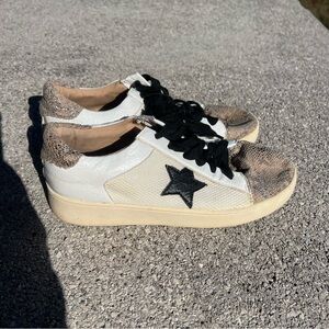 White Raven Gold, Cream, Black Fashion Sneakers Size 8